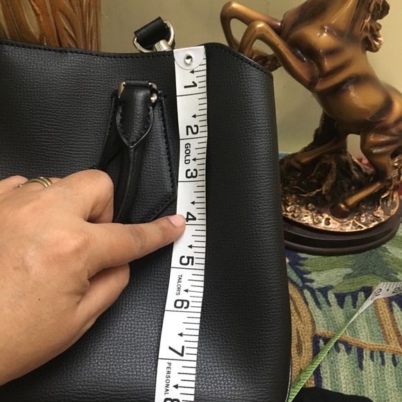 Authentic DKNY Sullivan Satchel cum Crossbody Bag in black - Picture 6 of 15